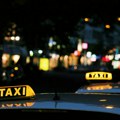 Robotski taksiji bez vozača šire se u gradovima Kalifornije