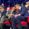 Vučić otkrio o čemu je razgovarao sa Makronom Oglasio se dok traje Samit u Briselu (foto)