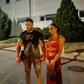 (Foto) nakon uvreda, ponovo zajedno: Pomirili se Sanja Grujić i Marko Stefanović! Zajedno stigli u Šimanovce, ona u…