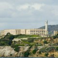 Zašto je ozloglašeni zatvor Alkatraz bio zatvoren? Bio je dom okorelih kriminalaca, uključujući Al Kaponea i Džordža…