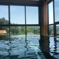 U jednom od najpopularnijih turističkih centara u Vojvodini ubrzano se grade višespratnice, a građani nemaju vodu