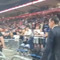 Pogledajte kako su navijači Crvene zvezde dočekali Janisa Sferopulosa pred drugi meč protiv Budućnosti