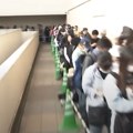 (Video): Šok scene u Japanu: Narod satima čeka u redovimna za "šaku pirinča", cene obaraju rekorde
