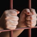 Policajka iz Tuzle u pritvoru: Pretila partnerki službenim pištoljem da će je ubiti