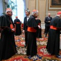 Papa pozvao na kraj nadmetanja u Vatikanu
