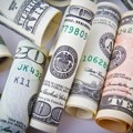 Dolar u usponu, posebno prema jenu