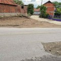 Ulica u niškom Gornjem Komrenu duže od mesec dana raskopana