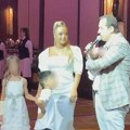 Pevač postavio ultimatum 14 godina mlađoj ženi: Ili ćeš biti majka ili pevačica