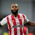 Brentford održao čas fudbala slabašnom Čelsiju i "napunio" mrežu Emilijanu Martinezu