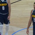 Ko na njega krene... Amerikanac gurnuo Jokića, onda je usledio odgovor Srbina i ledeni pogled koji govori sve