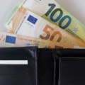 Dečko iz Beograda našao novčanik sa više od 800 evra Majka ga javno pohvalila, a onda...