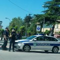 Zakačio se sa čovekom zbog čarke u saobraćaju pa izvadio lovačku pušku iz kola: Haos u Obrenovcu, policija munjevito pronašla…