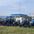 Traktori za poljoprivrednike u Čačku, evo kako uz subvencije unapređuju poljoprivredu u ovom kraju (foto)