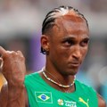 Ima ožiljke po čelu i fali mu kose na pola glave, doživeo je veliku nesreću kao dete, sad je vicešampion sveta