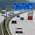 Šta nikako ne smete da radite kada vam pukne guma na auto-putu?
