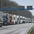 Uživo: Penali i 50.000 evra, šteta 100 miliona dnevno! Kamioni drugi dan u blokadi: Prevoznici neće odustati dok se ne promeni…
