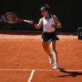 Iva Jović bez problema - Sabalenka dominira