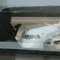 Pukle gume na dva aviona istog dana, aerodrom „O'Hara” pod istragom