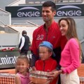 Ovaj detalj na stefanu Đokoviću je malo ko primetio! Novakov sin nosi patike i trenerku drugog poznatog tenisera! (foto)