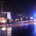 Troje poginulih u stravičnoj nesreći kod izlaza Ravča na autocesti A1