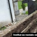 Najmanje šest osoba ekshumirano iz grobnice u dvorištu pravoslavne crkve u BiH