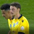Defanzivac Tavuna „poklonio“ gol i pobedu Ahliju (VIDEO)