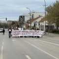 Protest dela zaposlenih u mitrovačkoj bolnici u znak podrške studentima