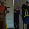 "Gubi se odavde, gubitniče!": Čitač sa usana otkrio šta je Brižit rekla Makronu posle šamara! (video)