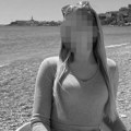 Uplakane drugarice ispred doma devojke stradale u Budvi: Komšije imaju samo reči hvale za nju