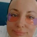 Oglasila se bivša Zadrugarka nakon povrede iz bolnice: Pokazala nogu u gipsu, spomenula bivšeg supruga