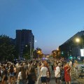 VIDEO Učesnici protesta u šetnji do Policijske uprave: Traže reakciju zbog prebijanja dečaka