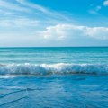 Pronađene bakterije u Jadranskom moru: Poznata plaža zatvorena za kupanje, turistima stiglo važno upozorenje