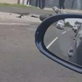 Teška saobraćajna nesreća kod Mladenovca: Sudarili se motor i automobil, motociklista hitno prevezen u Urgentni centar…