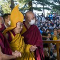 Dalaj Lama stigao u kratku posetu Švajcarskoj: Tibetanskog duhovnog vođu kod Ciriha dočekao veliki broj sunarodnika