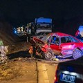 3 osobe stradale na mestu! Strašne slike nesreće na putu Zaječar - Paraćin, vozila uništena (Foto)