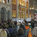 UŽIVO Protest na Studentskom trgu u Beogradu zbog napada na studente u Novom Sadu (VIDEO)