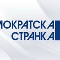 DS: Vučić ponižen od onih koje predstavlja kao najbliže saradnike na proslavi Dana pobede