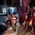 Političarka izrešetana nasred ulice Napadači sasuli 20 metaka u masu, ima mrtvih i ranjenih (video)