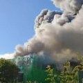 Haos u Dalmaciji: Širi se strašan požar, čule se i eksplozije, kupci bežali u agoniji (video)