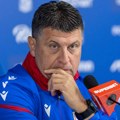 "Kakva su to pitanja? Mene lično vređate" Vladan Milojević besan završio konferenciju Zvezde u Pojskoj