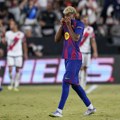 Barsa pobegla sa giljotine - VAR se pokvario pre spornog penala za Jamala