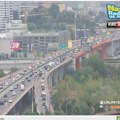 Kolone vozila na Gazeli i autokomandi: Zbog sudara gužva i u Surčinu (foto)