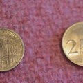 Ovaj trik sa novčićem treba da urade svi pre nego što odu na odmor: Ako ga zateknete na dnu čaše - nikako nije dobro
