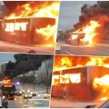 Strašni snimci sa brankovog mosta: Vatra progutala autobus za 3 minuta! Crni dim se video iz svih delova grada