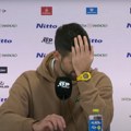VIDEO Novak saslušao pitanje, pa se uhvatio za glavu i nasmejao: „Hvala na podsećanju“