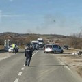 Tragedija kod Knića: U teškoj saobraćajnoj nesreći nastradao motociklista