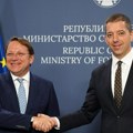 Varheji razgovarao sa Đurićem: Put Srbije ka EU povezan s dijalogom Kosovom