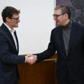 Veoma važan susret i razgovor! Predsednik Vučić se sastao sa osnivačem Veb samita Patrikom Kosgrejvom: Tema i mogućnost da…