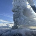 Vulkan na Kamčatki izbacuje pepeo na visinu od 11,5 kilometara
