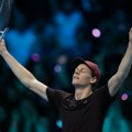 Siner dobio spektakl u Torino: Italijan pobedio Alkaraza u finalu Završnog mastersa